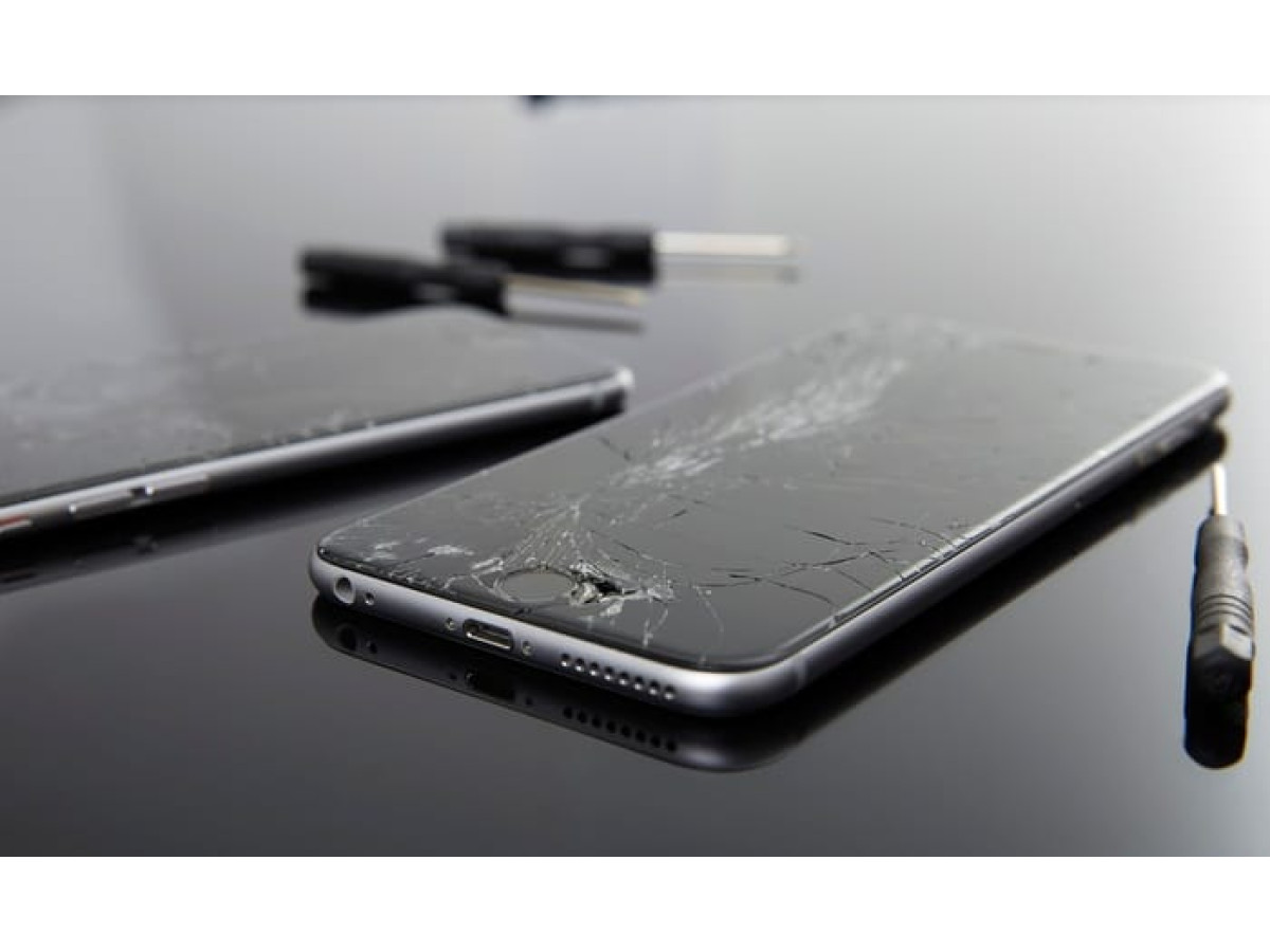 How much does it cost to replace the glass on the phone?